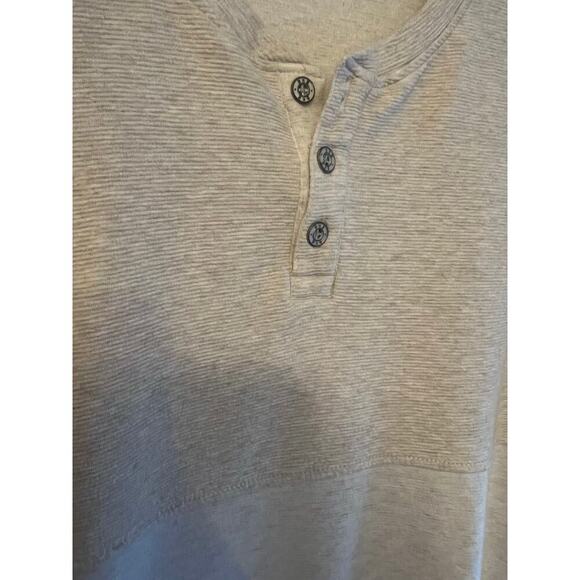 Bke Men Long sleeves Henley Shirt Size Large Pullover Off White Excellent Cream - Picture 7 of 8